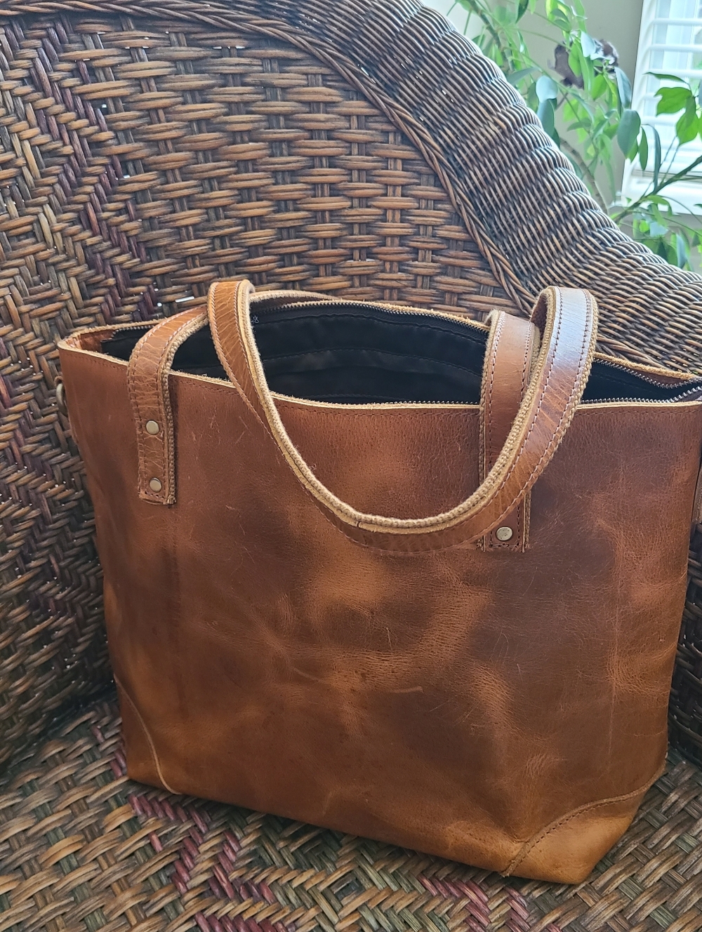 Leather Tote Bag Light Brown 11" Height Multiple Interior Pockets